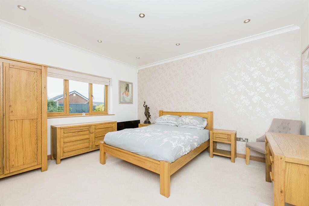 Additional property image - Knowle Hill, Hurley, ATHERSTONE