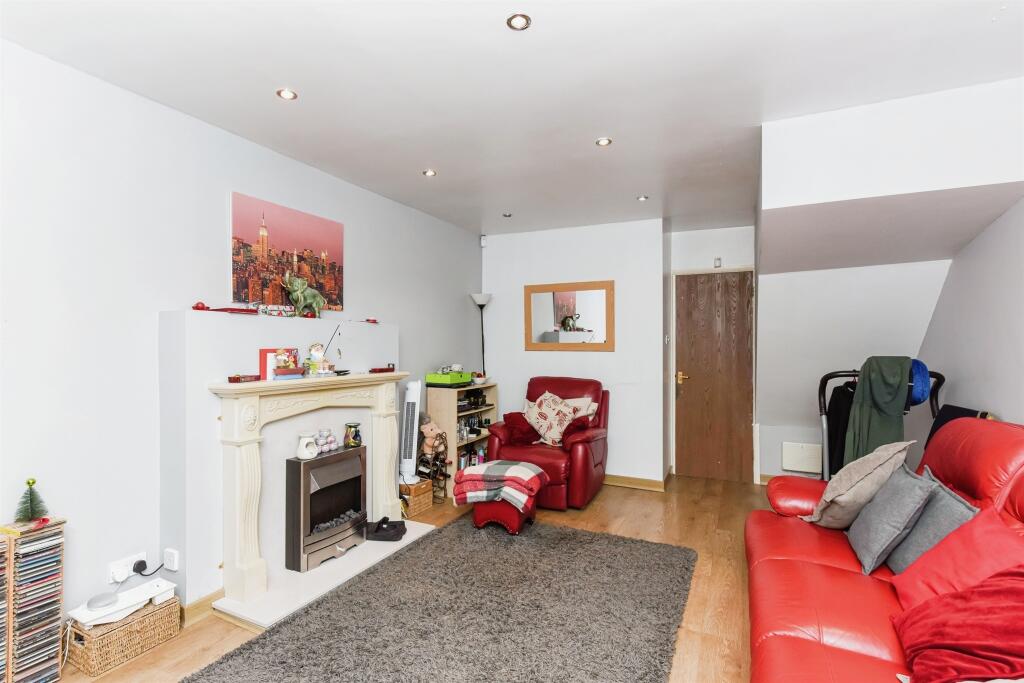 Additional property image - Martins Drive, Atherstone