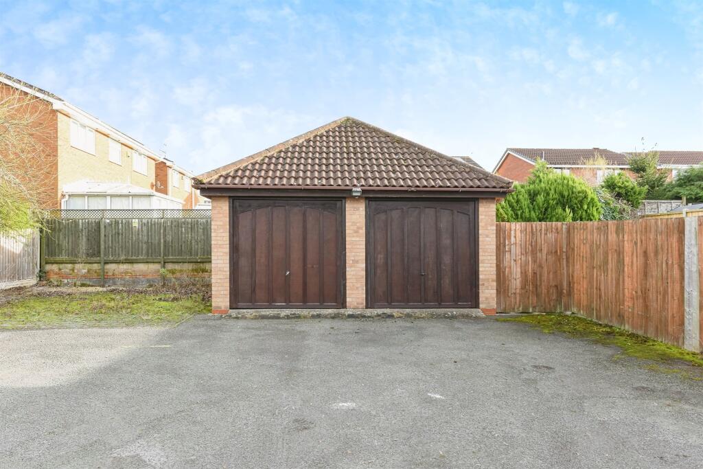 Additional property image - Martins Drive, Atherstone