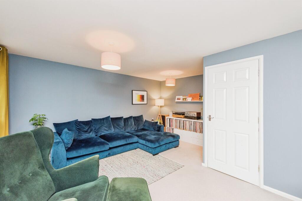 Additional property image - Paddock Close, Wilnecote, TAMWORTH