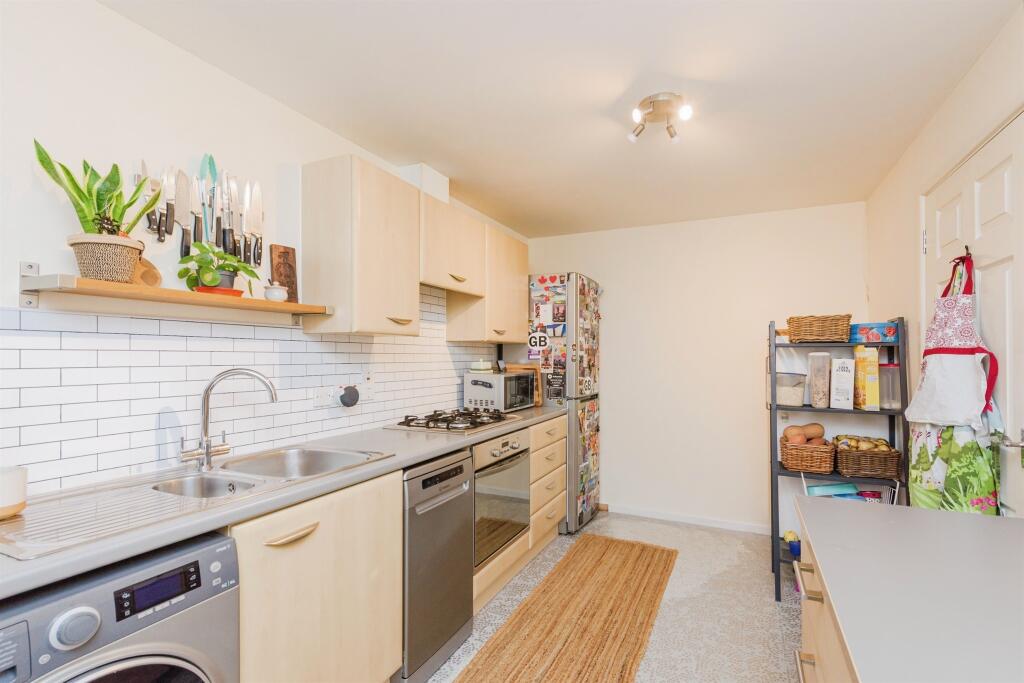 Additional property image - Paddock Close, Wilnecote, TAMWORTH