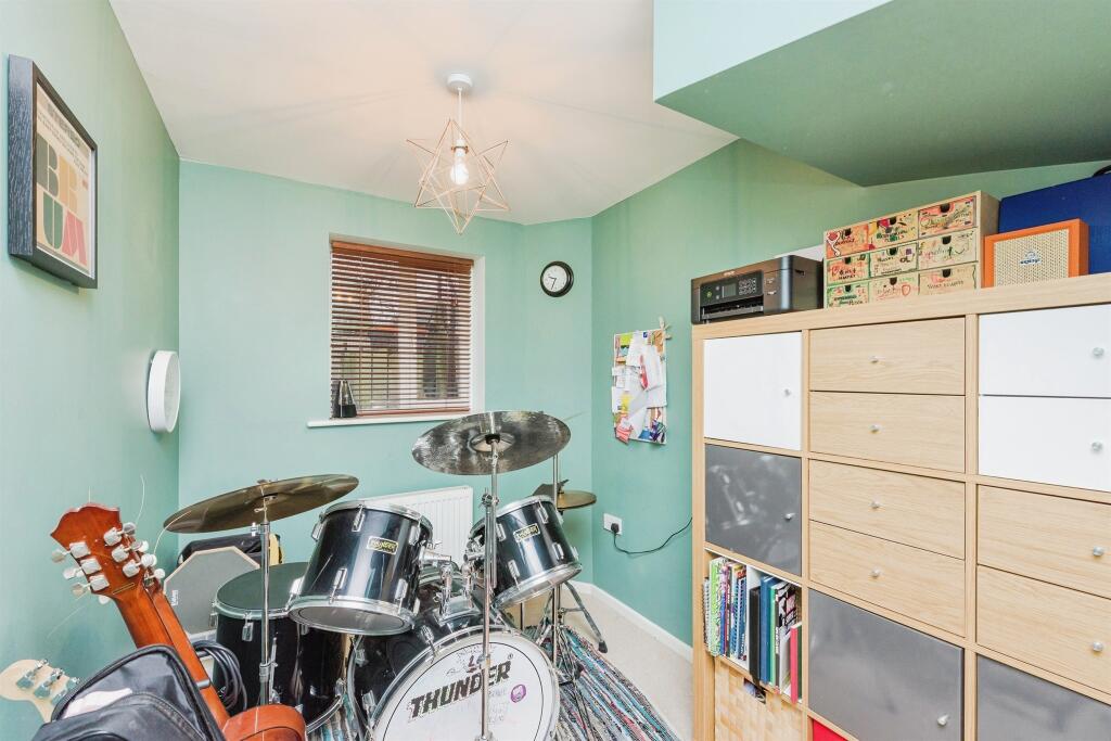 Additional property image - Paddock Close, Wilnecote, TAMWORTH