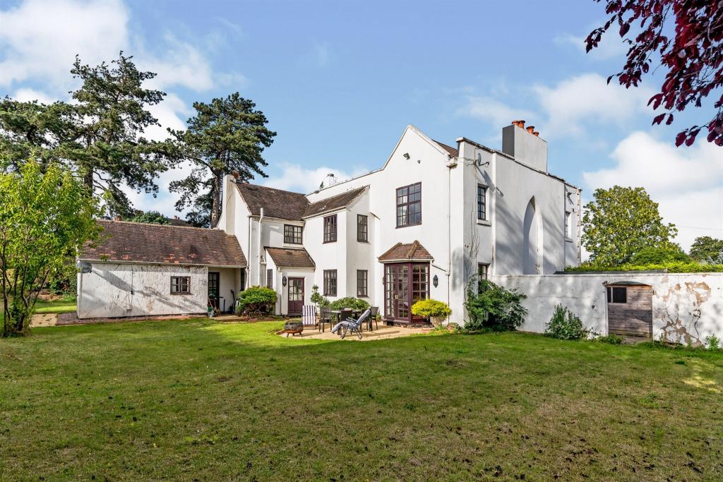 5 bedroom detached house for sale in Salts Lane, Drayton Bassett