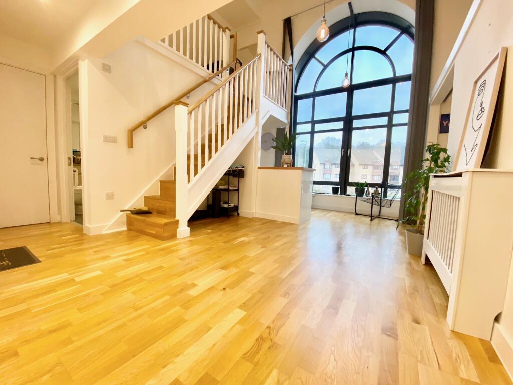 Main image of property: Whyteleafe Hill , CR3