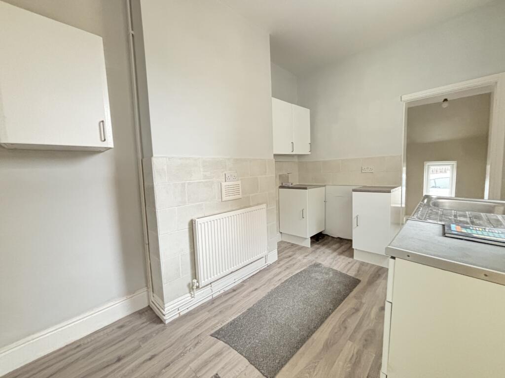 3 bedroom terraced house for rent in North Road, Clowne, S43