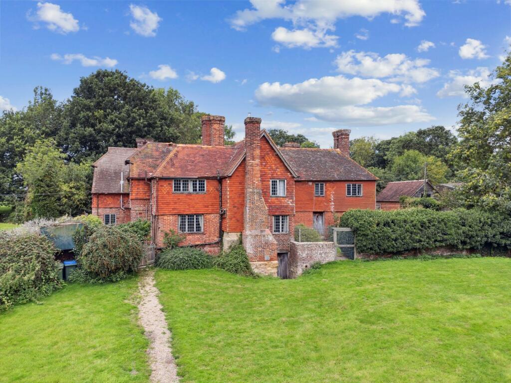 8 bedroom detached house for sale in Wheatsheaf Road, Woodmancote