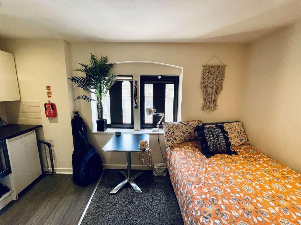 Main image of property: Flat 15, Gladstone Buildings, 1 St James Row, S1 2EU