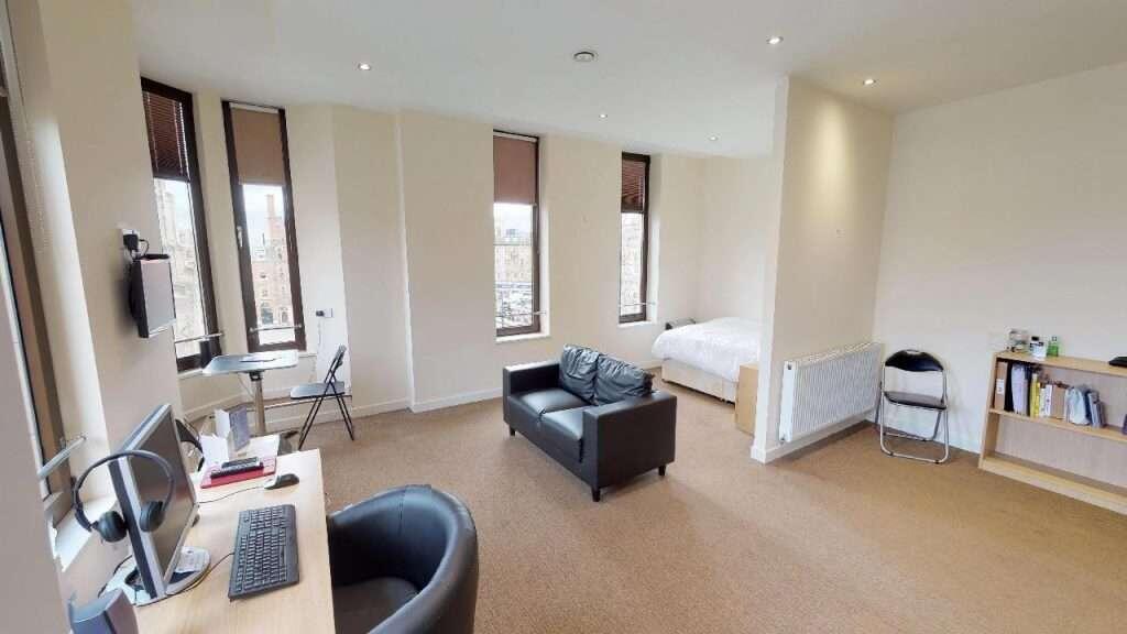 Main image of property: Flat 10, Gladstone Buildings, 1 St James Row, S1 2EU