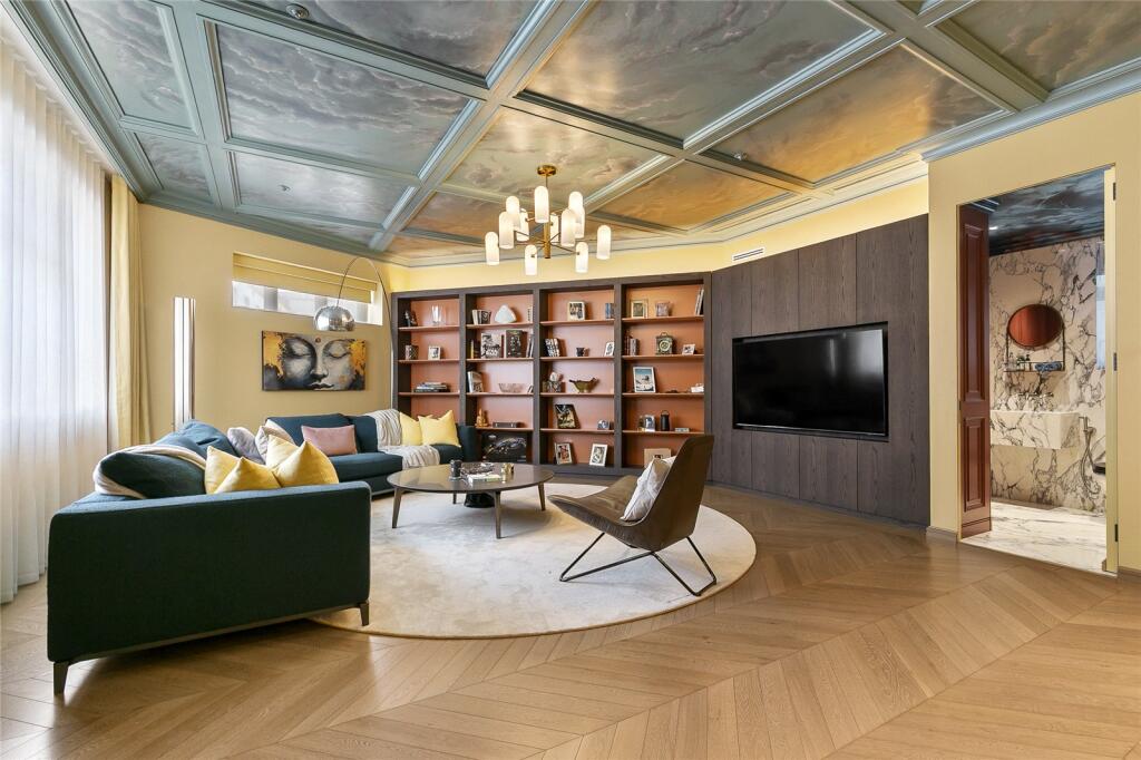Main image of property: Queens Mews, London, W2