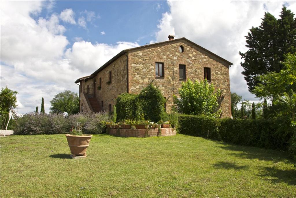 7 Bedroom Farm House For Sale In Umbria, Perugia, Citta Della Pieve, Italy