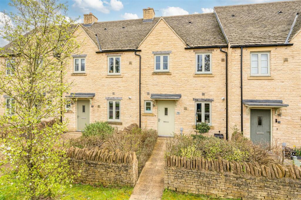 3 bedroom terraced house for sale in London Road, Tetbury, GL8
