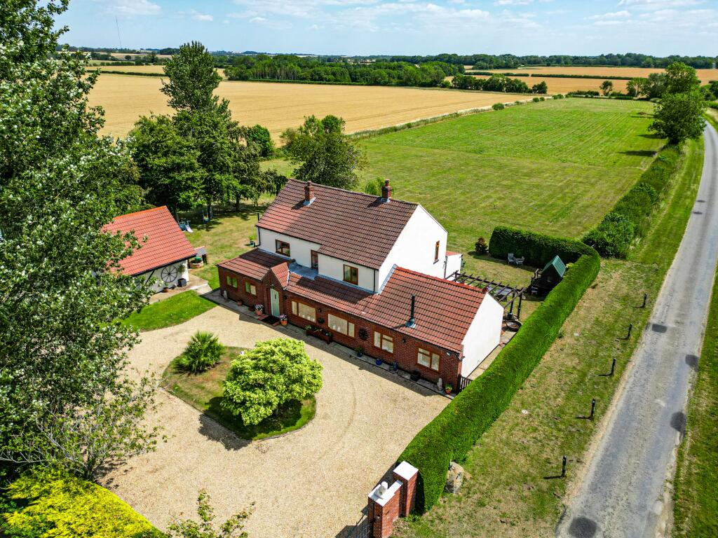 Main image of property: Highfield Lodge, East Torrington, LN8