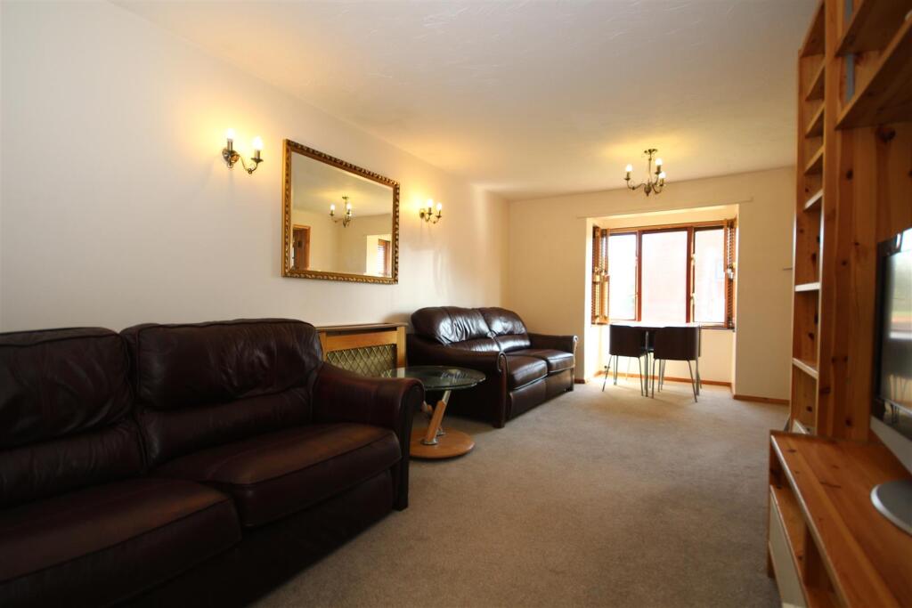 Main image of property: Westcott Park, North Acton W3 6YQ
