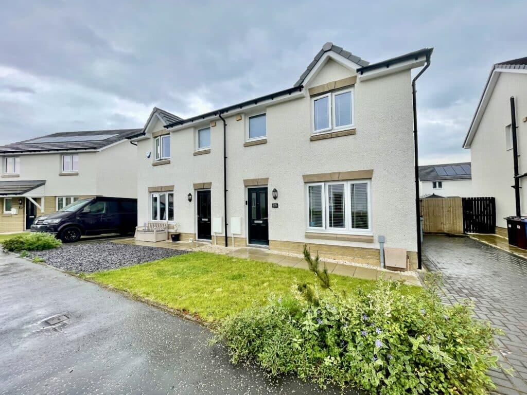 3 bedroom semidetached villa for sale in Lapwing Drive, Cambuslang