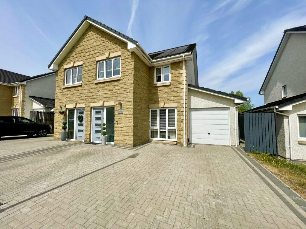 3 bedroom semi-detached villa