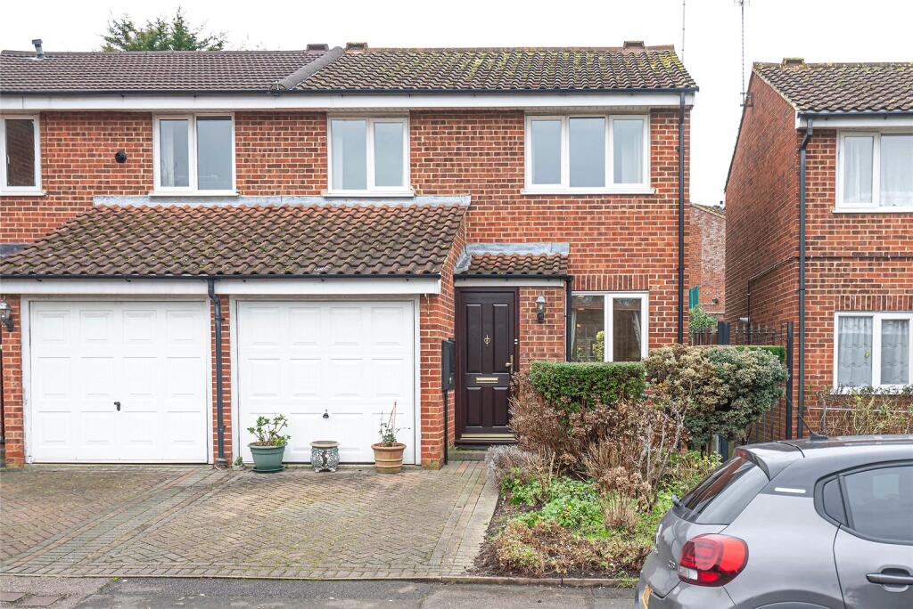 Main image of property: Poplar Grove, London, N11