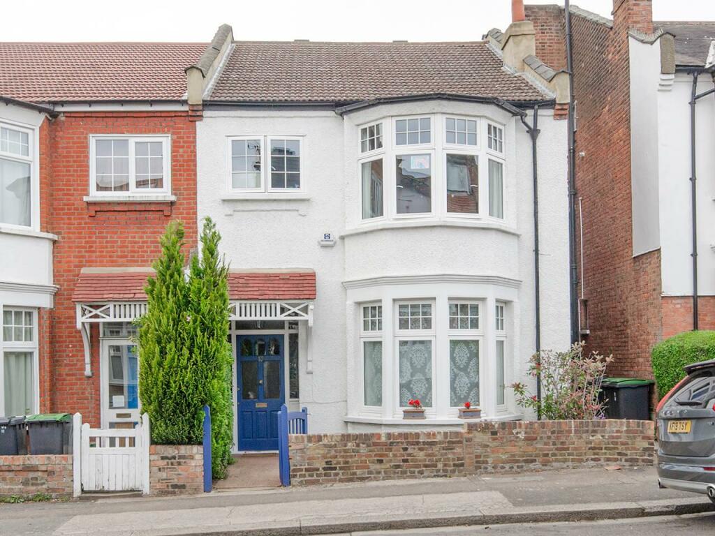 5 bedroom terraced house for sale in Lynmouth Road, East Finchley