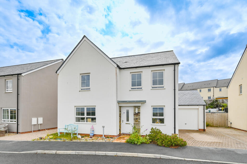 4 bedroom detached house for sale in Kimlers Way, St. Martin, Looe