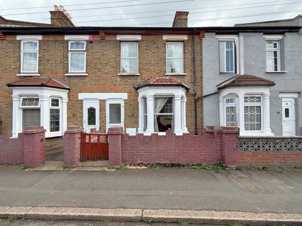 Main image of property: North Road, Southall