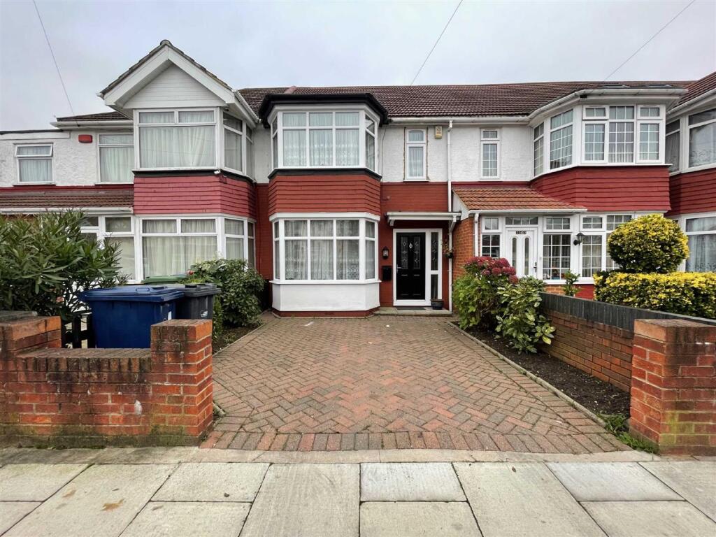Main image of property: Park Avenue, Southall