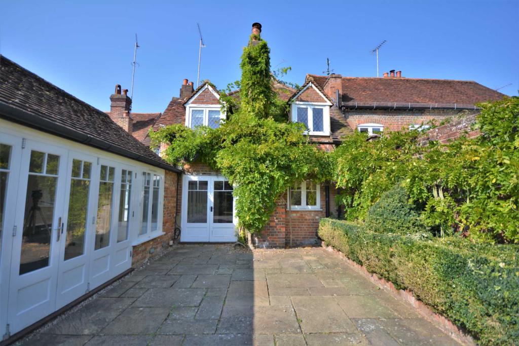 5 bedroom semidetached house for sale in Whielden Street, Old Amersham HP7