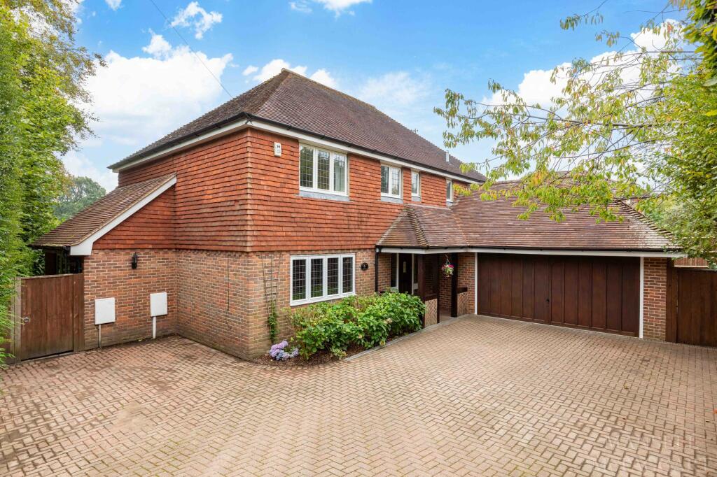 5 bedroom detached house for sale in Woodcote Road, Forest Row, RH18