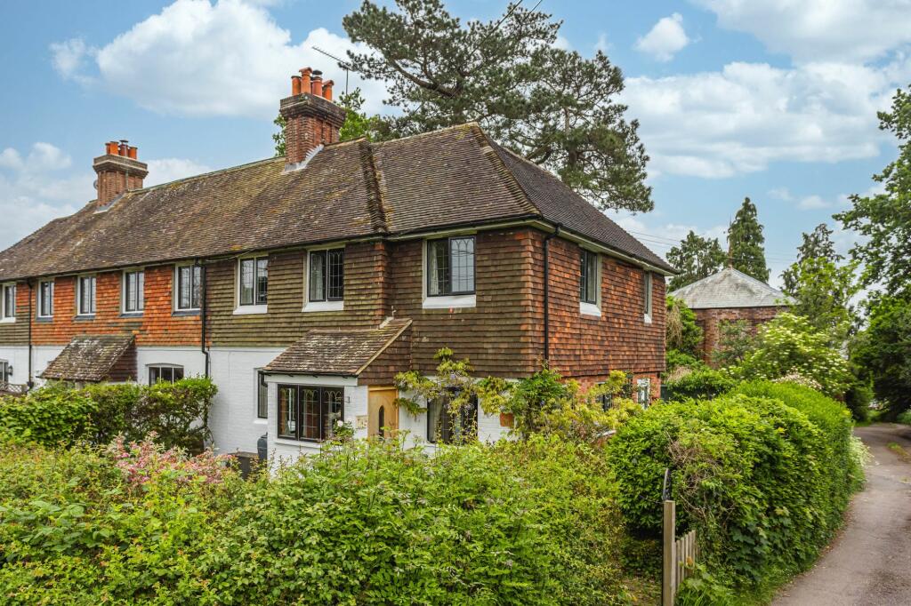 3 bedroom end of terrace house for sale in Butcherfield Lane, Hartfield