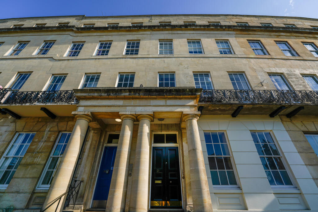 Main image of property: Flat 5 21 Lansdown Crescent Cheltenham GL50 2LF