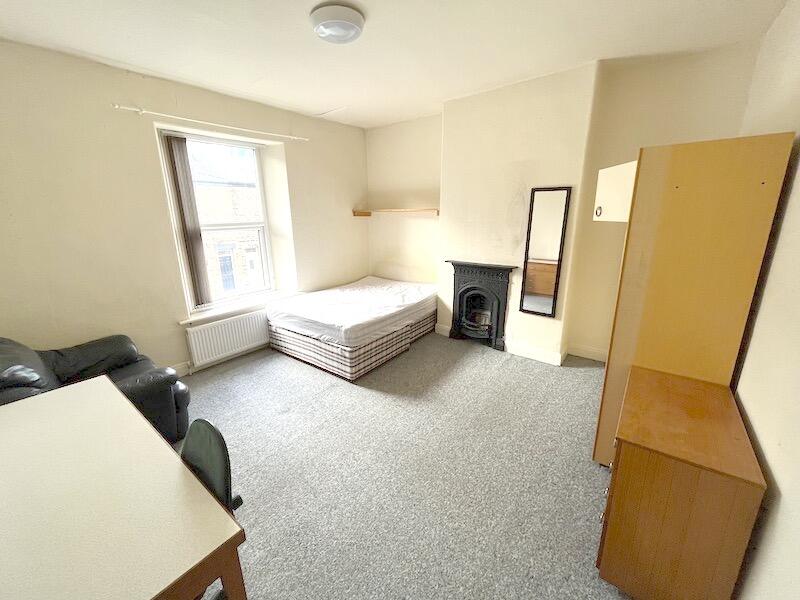 Main image of property: 21, Beehive Road,Sheffield,S10 1EP