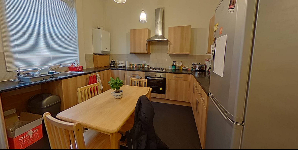 Main image of property: 462 GLOSSOP ROAD, Broomhill, £125 pppw Bills included. Available 1st July 2026