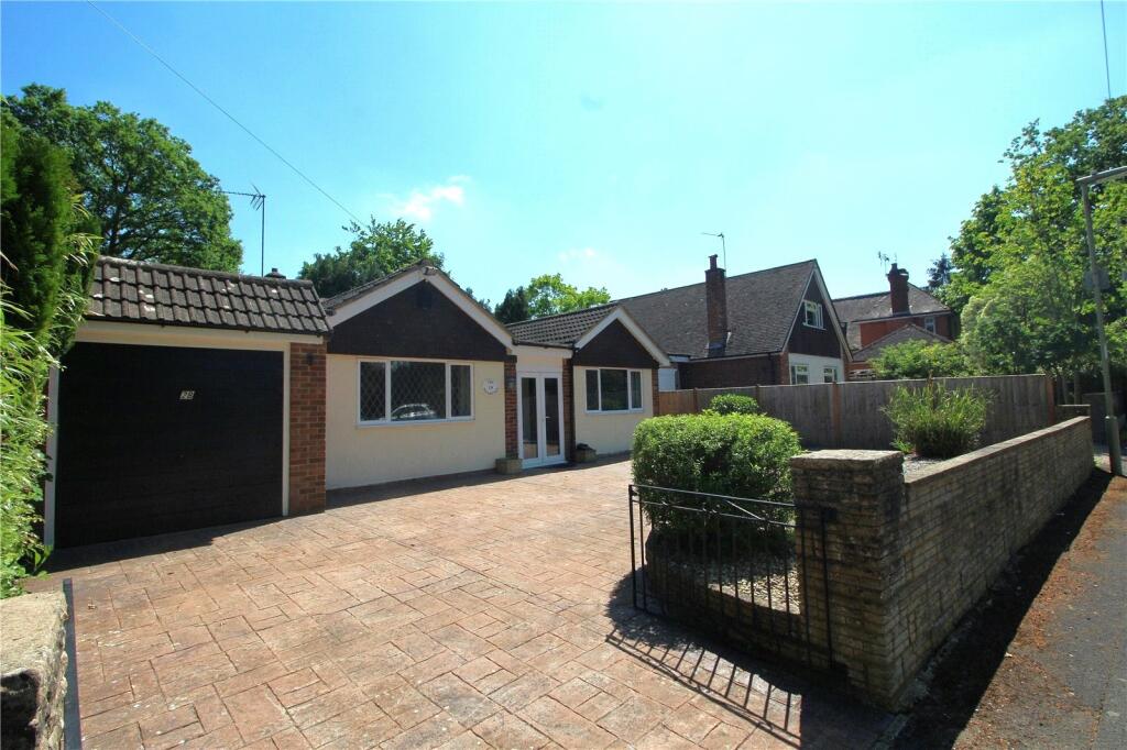 4 bedroom bungalow for sale in Kenilworth Road, Fleet, Hampshire, GU51