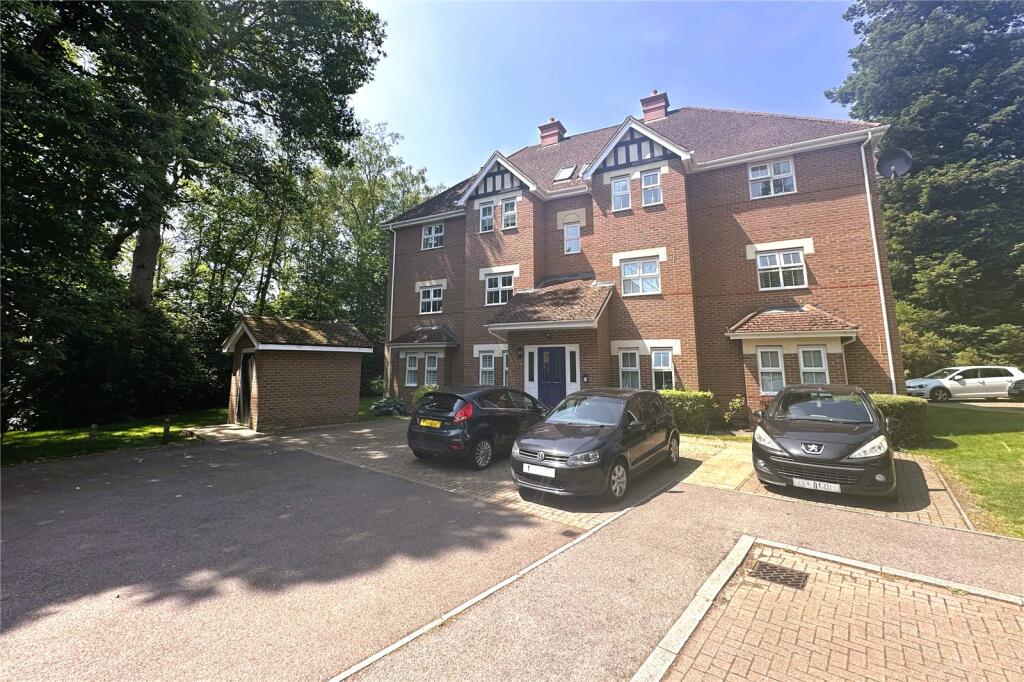 Main image of property: Kintbury Close, Fleet, Hampshire, GU51