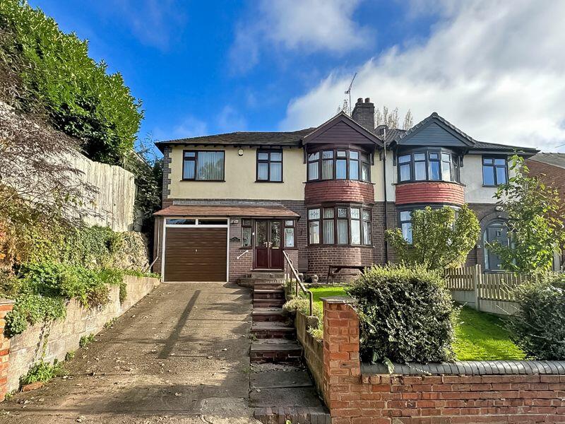 4 bedroom semidetached house for sale in Kent Avenue, Walsall, WS2