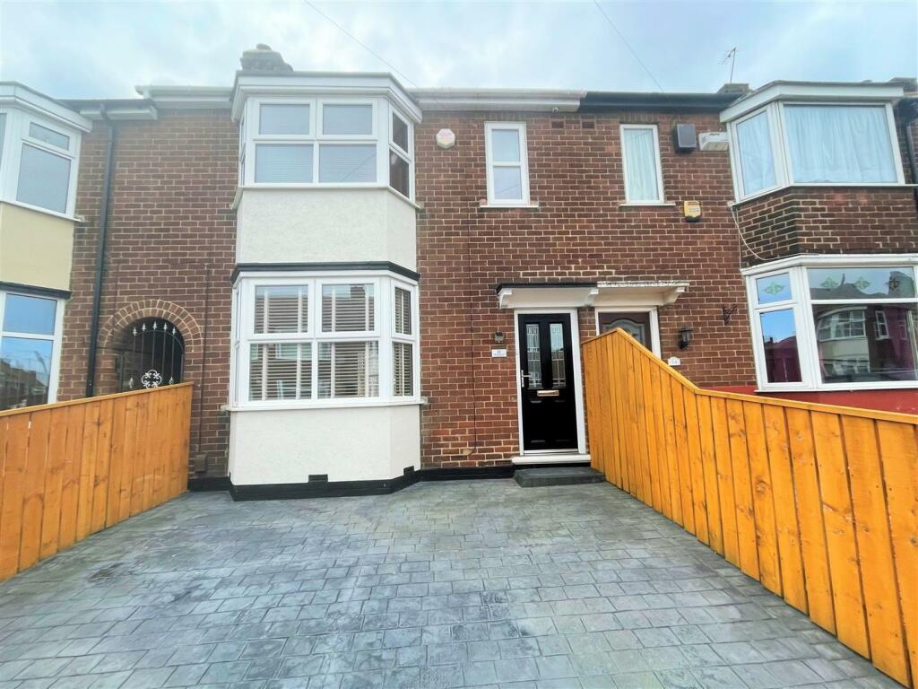 3 bedroom terraced house for rent in Ashford Avenue, Middlesbrough, TS5