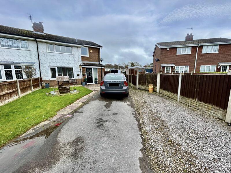 3 bedroom semidetached house for sale in Alltwen, Llysfaen, LL29