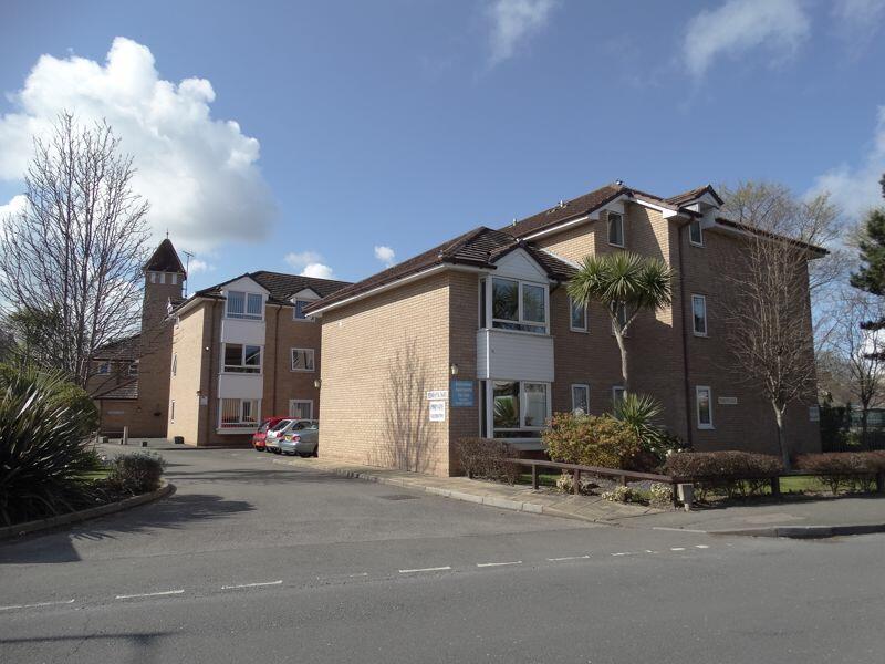 2 bedroom retirement property for sale in Penrhyn Avenue, Rhos on Sea, LL28