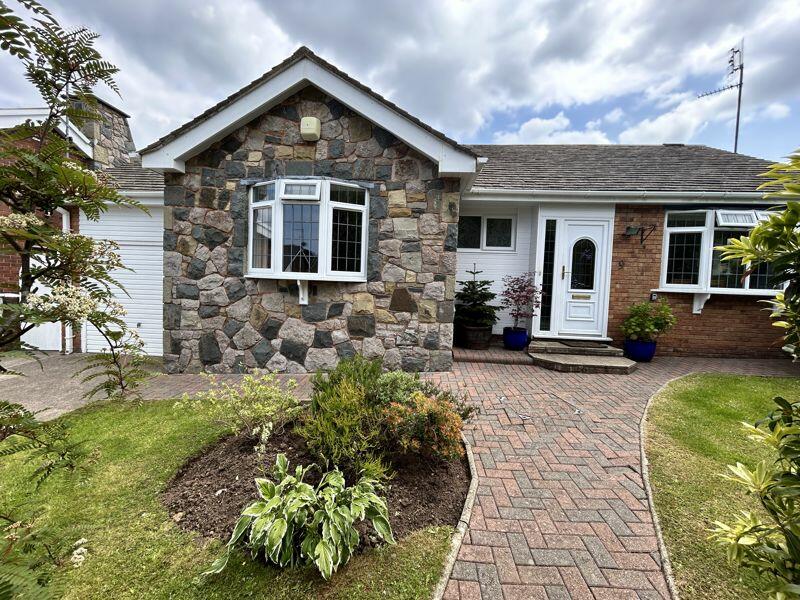 2 bedroom detached bungalow for sale in Brompton Park, Rhos on Sea, LL28