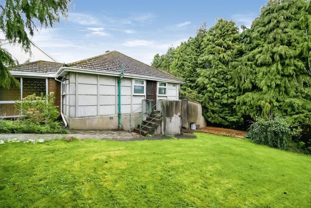 4 bedroom detached bungalow for sale in Flanders Road, Llantwit Major, CF61