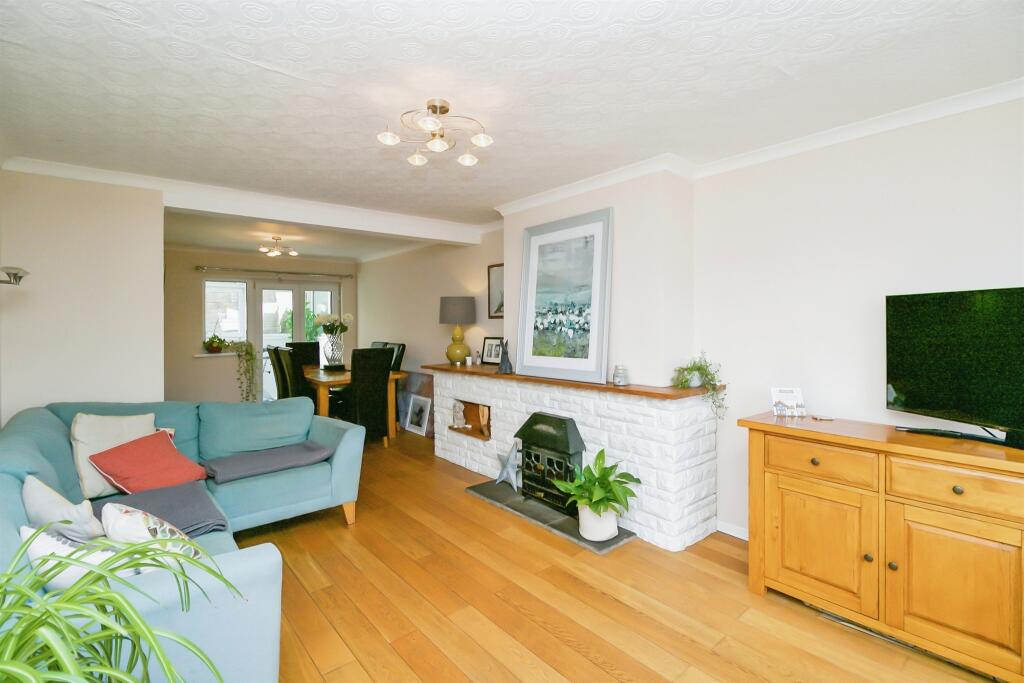 3 bedroom character property for sale in Heol Yr Ysgol, St. Brides Major, Bridgend, CF32