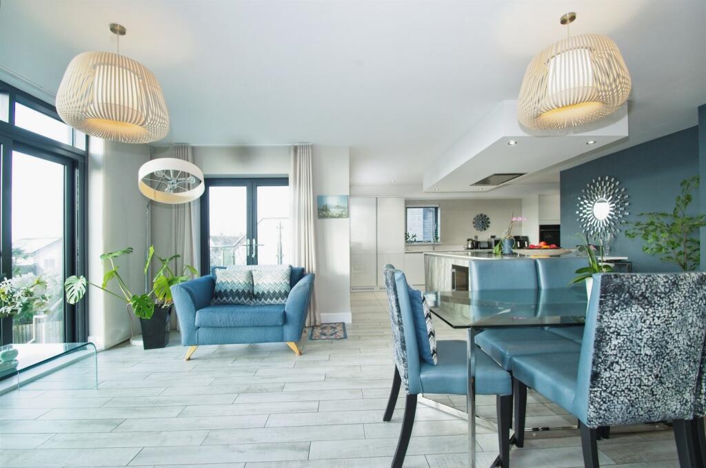 Additional property image - Craig Yr Eos Avenue, Ogmore-By-Sea, Vale Of Glamorgan