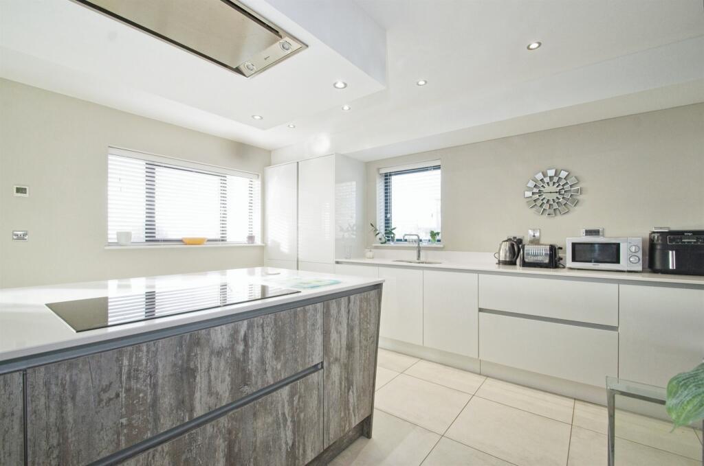 Additional property image - Craig Yr Eos Avenue, Ogmore-By-Sea, Vale Of Glamorgan