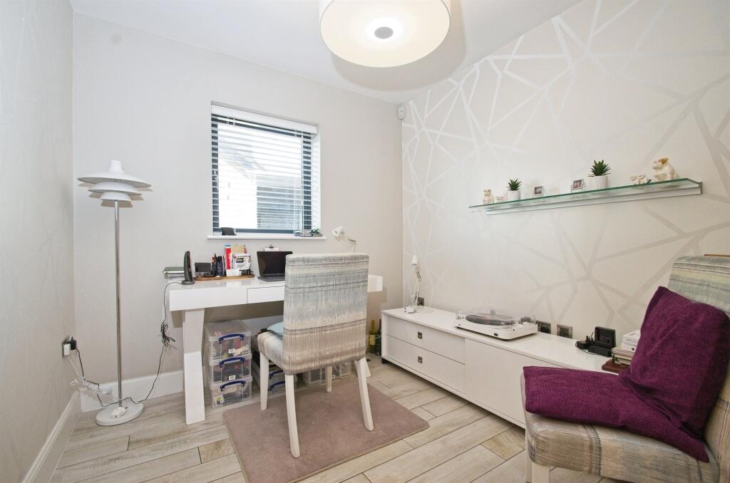 Additional property image - Craig Yr Eos Avenue, Ogmore-By-Sea, Vale Of Glamorgan