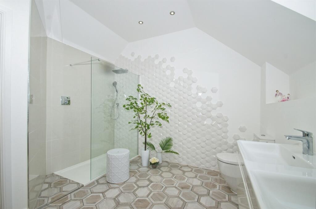 Additional property image - Craig Yr Eos Avenue, Ogmore-By-Sea, Vale Of Glamorgan