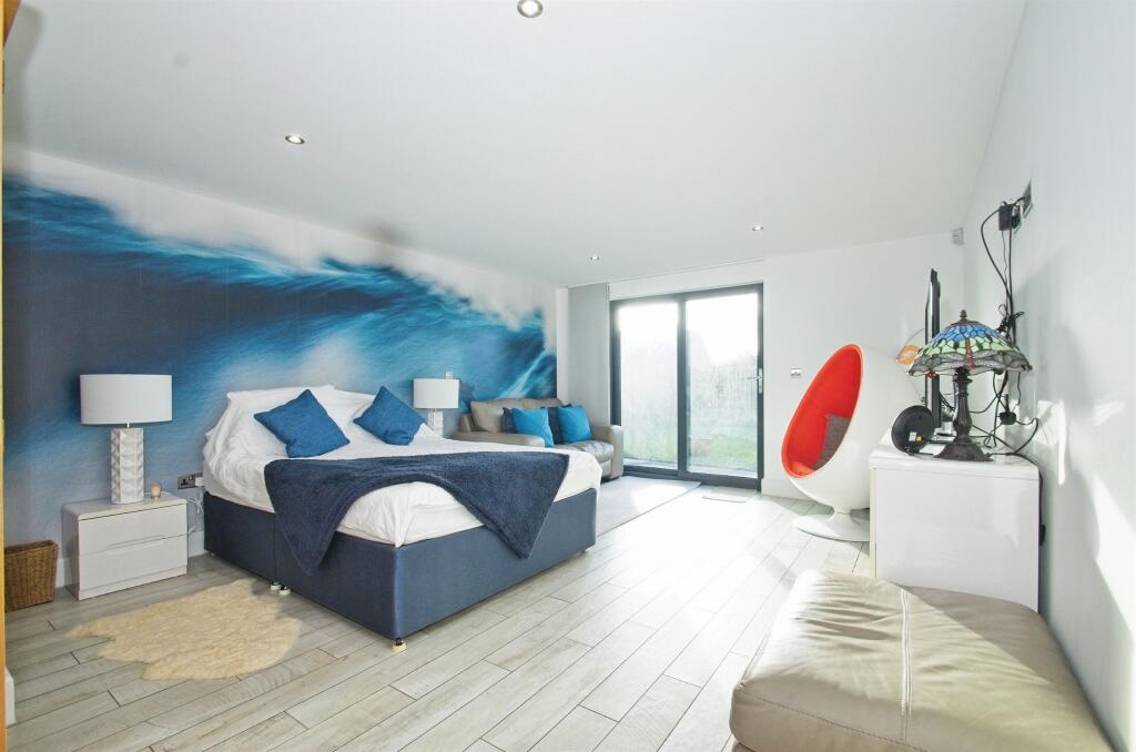 Additional property image - Craig Yr Eos Avenue, Ogmore-By-Sea, Vale Of Glamorgan