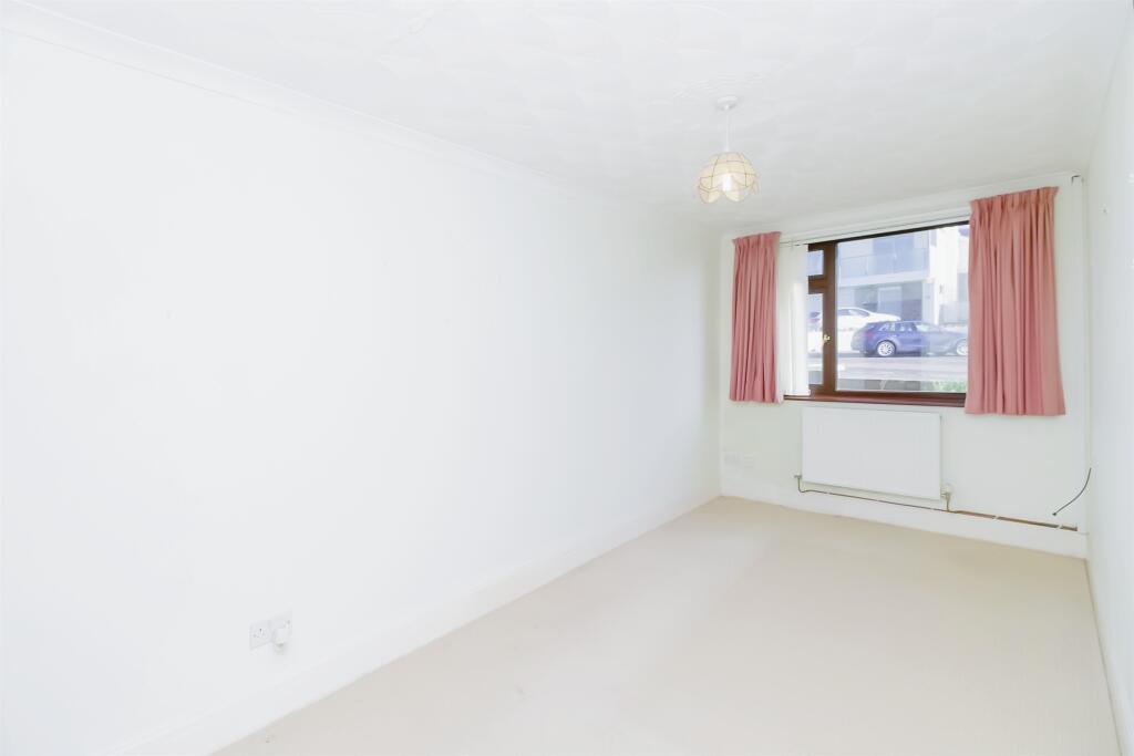 Additional property image - Marine Walk, Ogmore-By-Sea, Bridgend