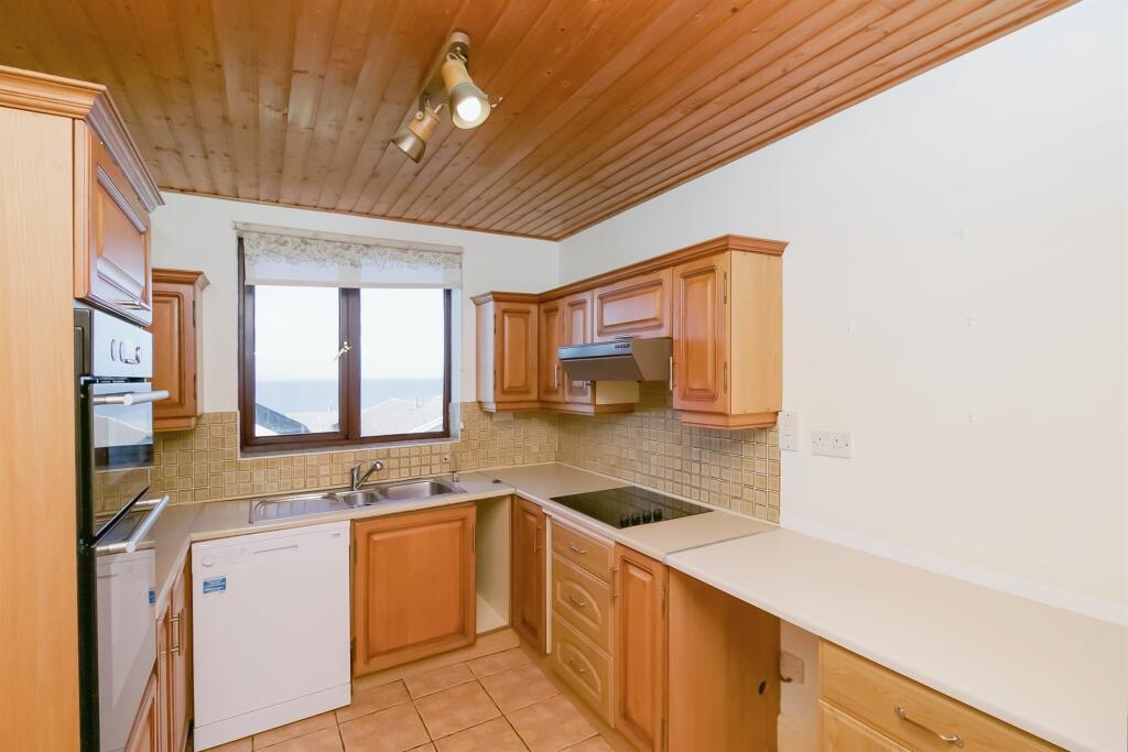 Additional property image - Marine Walk, Ogmore-By-Sea, Bridgend