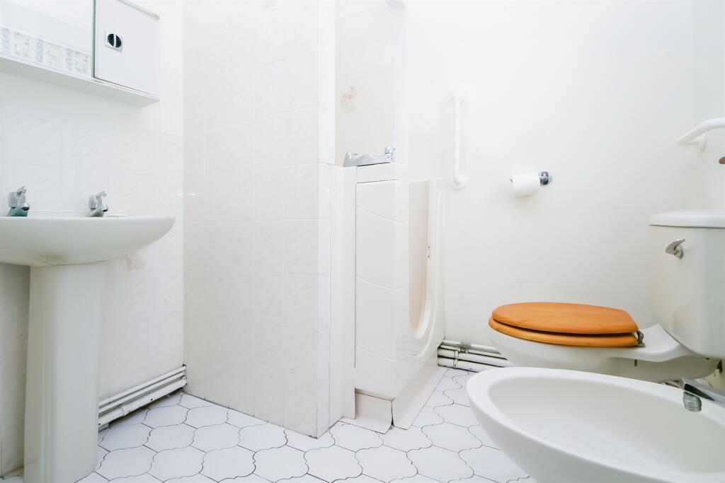 Additional property image - Marine Walk, Ogmore-By-Sea, Bridgend