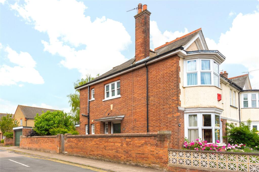 4 bedroom semi-detached house