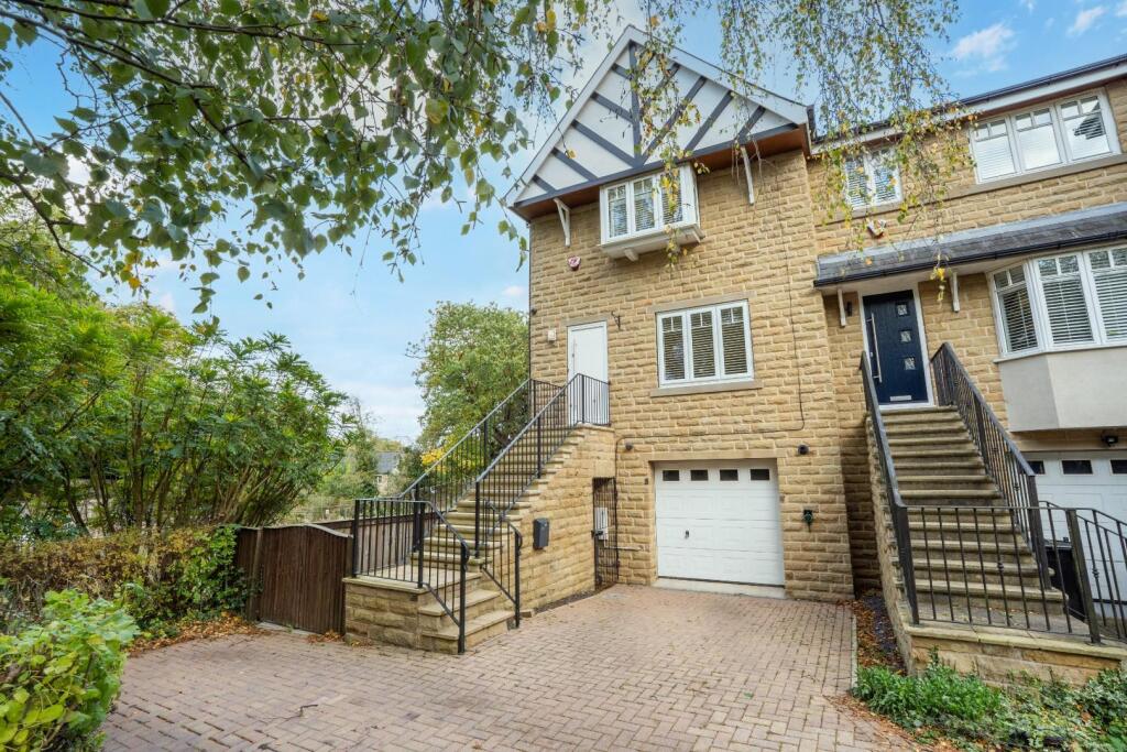 Main image of property: Belgravia Gardens, Roundhay, Leeds