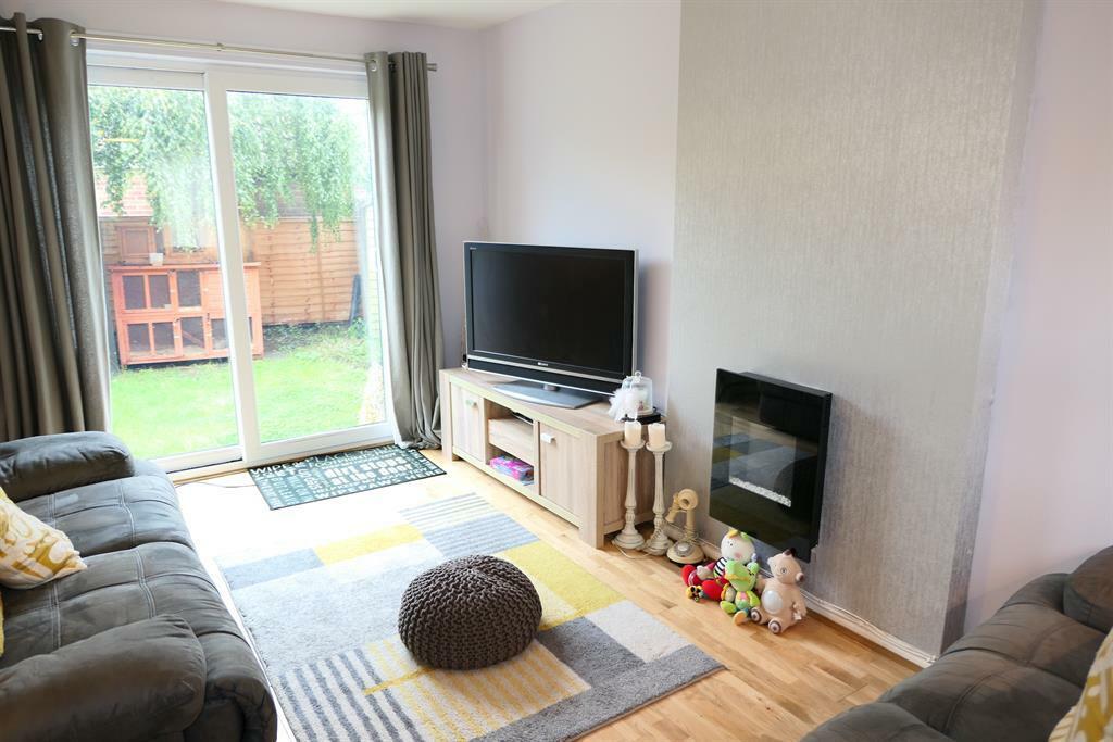 2 bedroom semidetached house for rent in High Bank View, Colton, Leeds